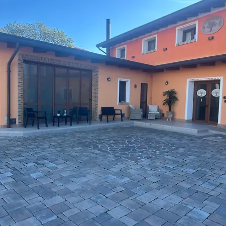 La Corte Dell'ulivo 3* Polazzo